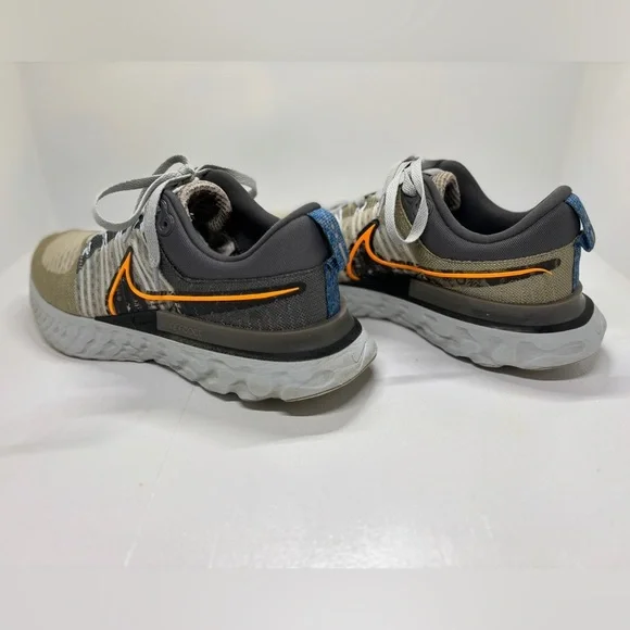 Nike React Infinity Run Flyknit 2 Men’s Size 11 Light Bone/Gray Running Shoes - Picture 5 of 11